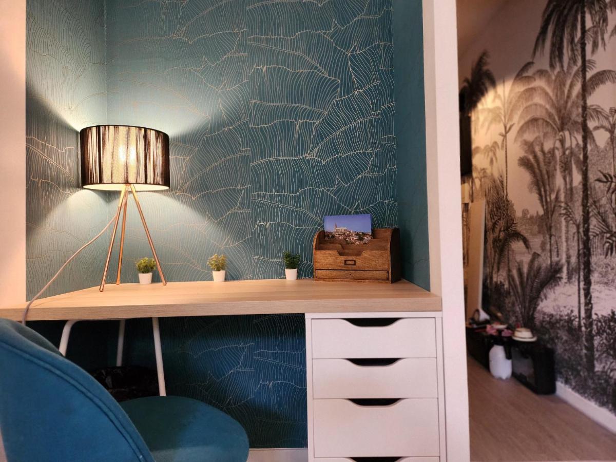 En Centre Ville, Studio Avec Terrasse Et Parking Apartment *