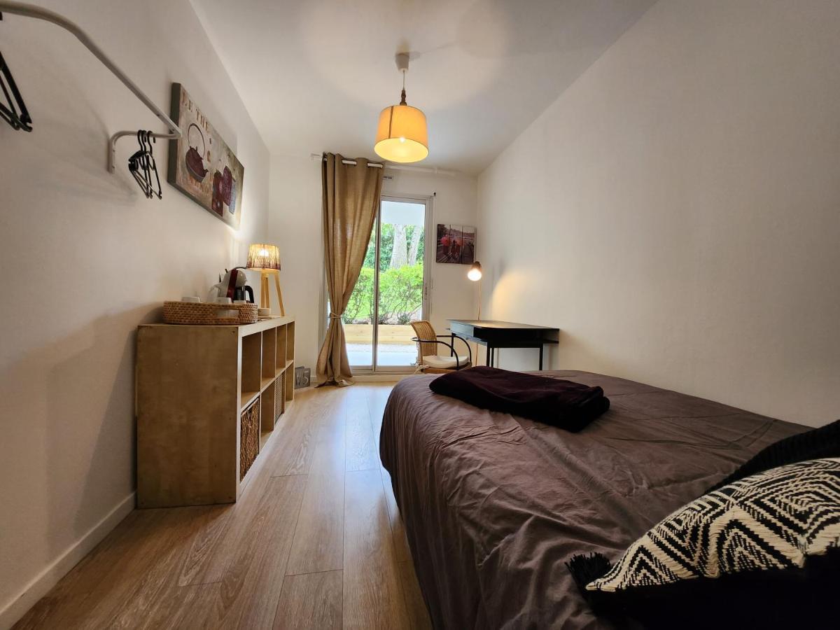 En Centre Ville, Studio Avec Terrasse Et Parking Chartres